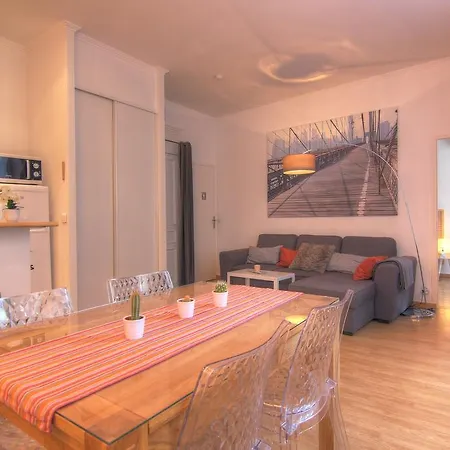 Livia Croisette Mimosas Apartman